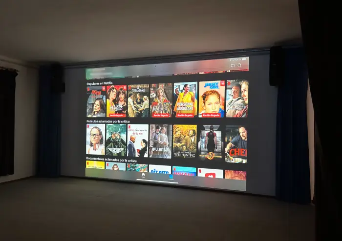 Home Cine, Proyector